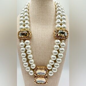 NWT Gardenia Statement Elegant Pearl and Gold Necklace/light Smokey topaz stones